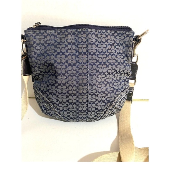 Coach vintage CC signature print canvas crossbody handbag - Picture 2 of 7